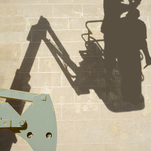 Using commonly-used equipment and clothes that falsified their identities