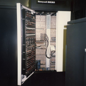 Honeywell computer c 1975